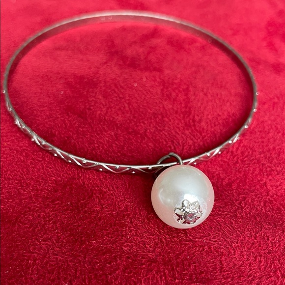 Fashion Jewelry Silver 3 Bracelet & Earrings - Picture 4 of 8